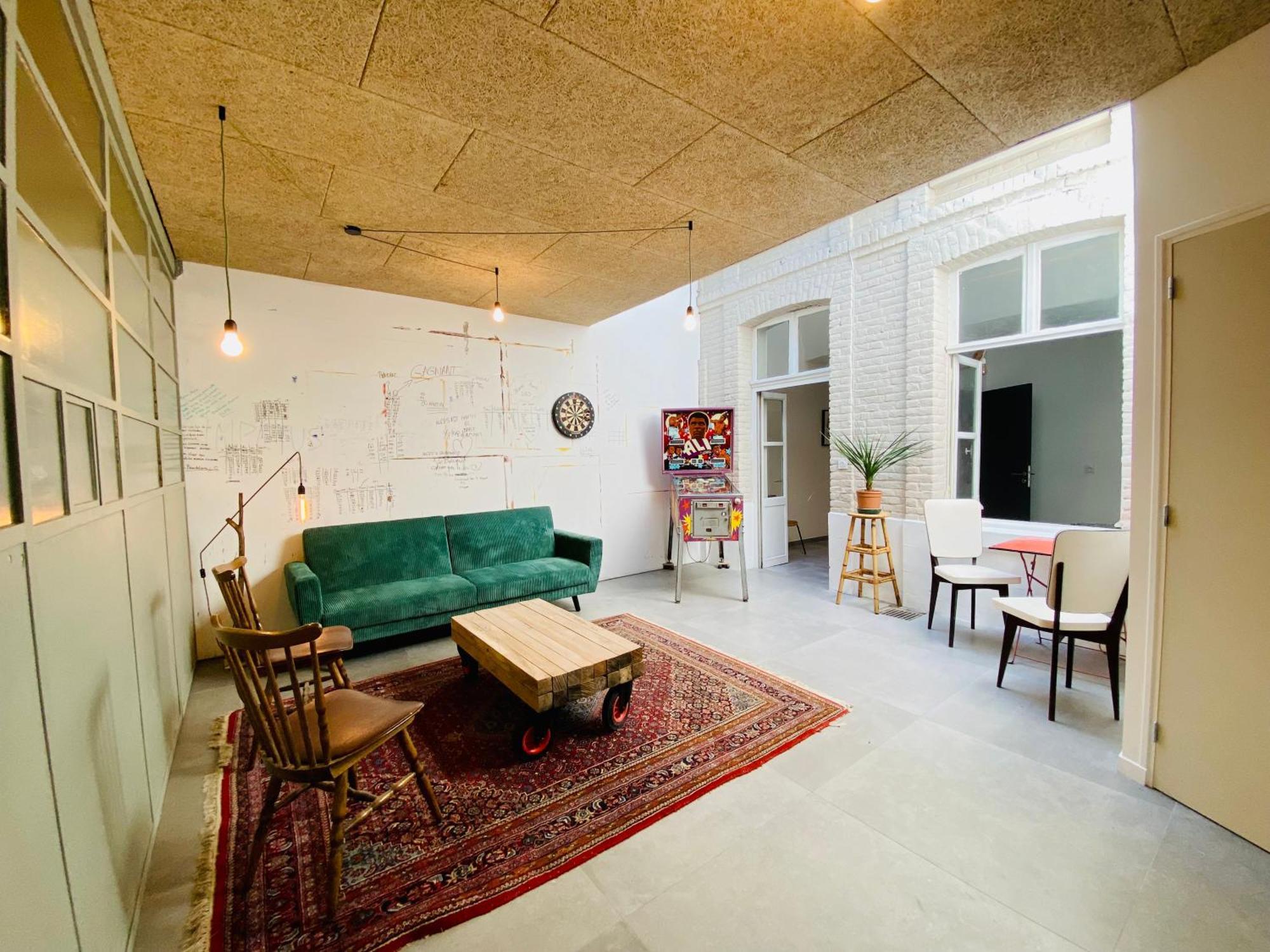 Oasis Urbaine - Spacieux Et Calme Avec Patio ليل المظهر الخارجي الصورة