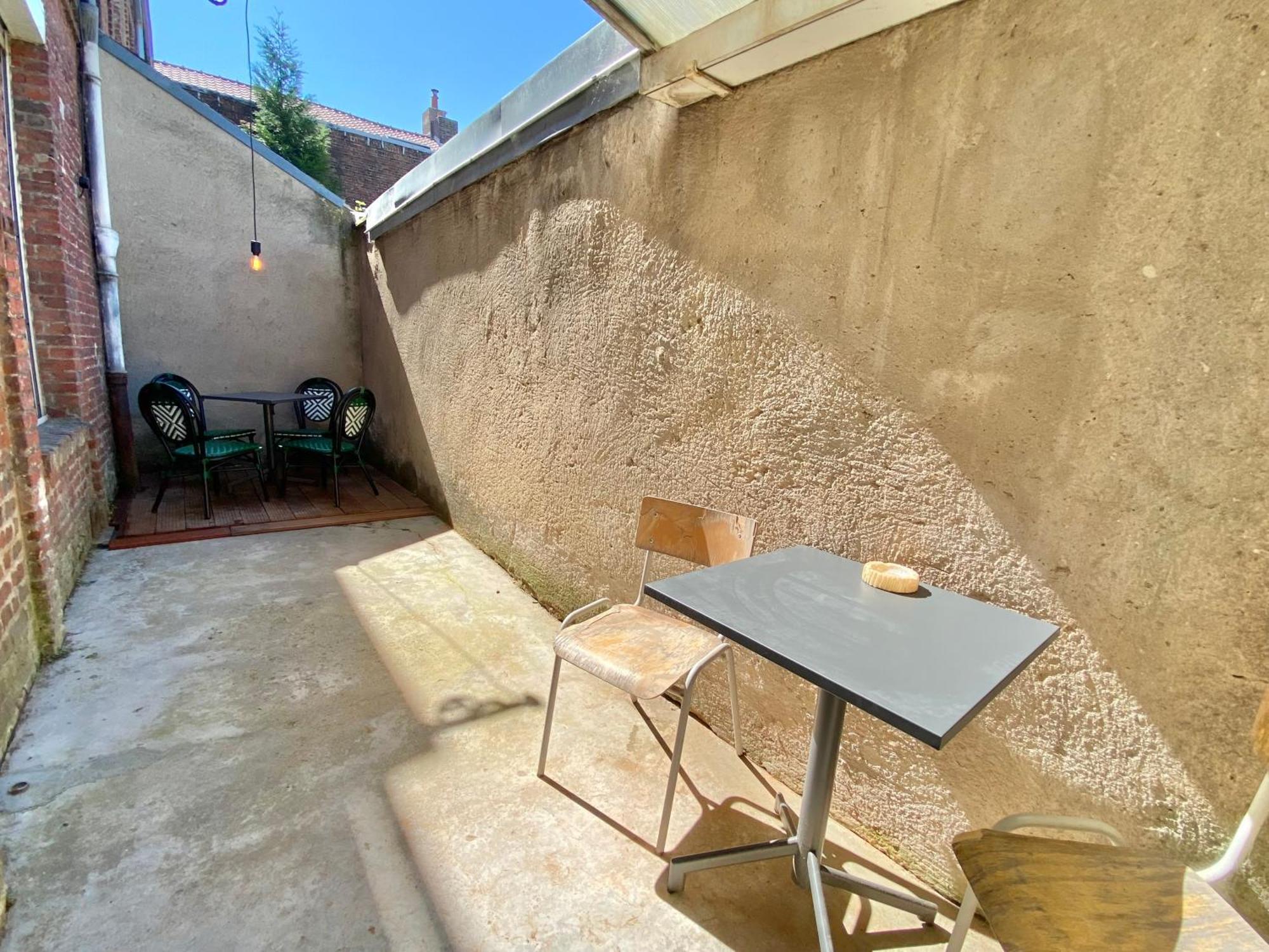 Oasis Urbaine - Spacieux Et Calme Avec Patio ليل المظهر الخارجي الصورة